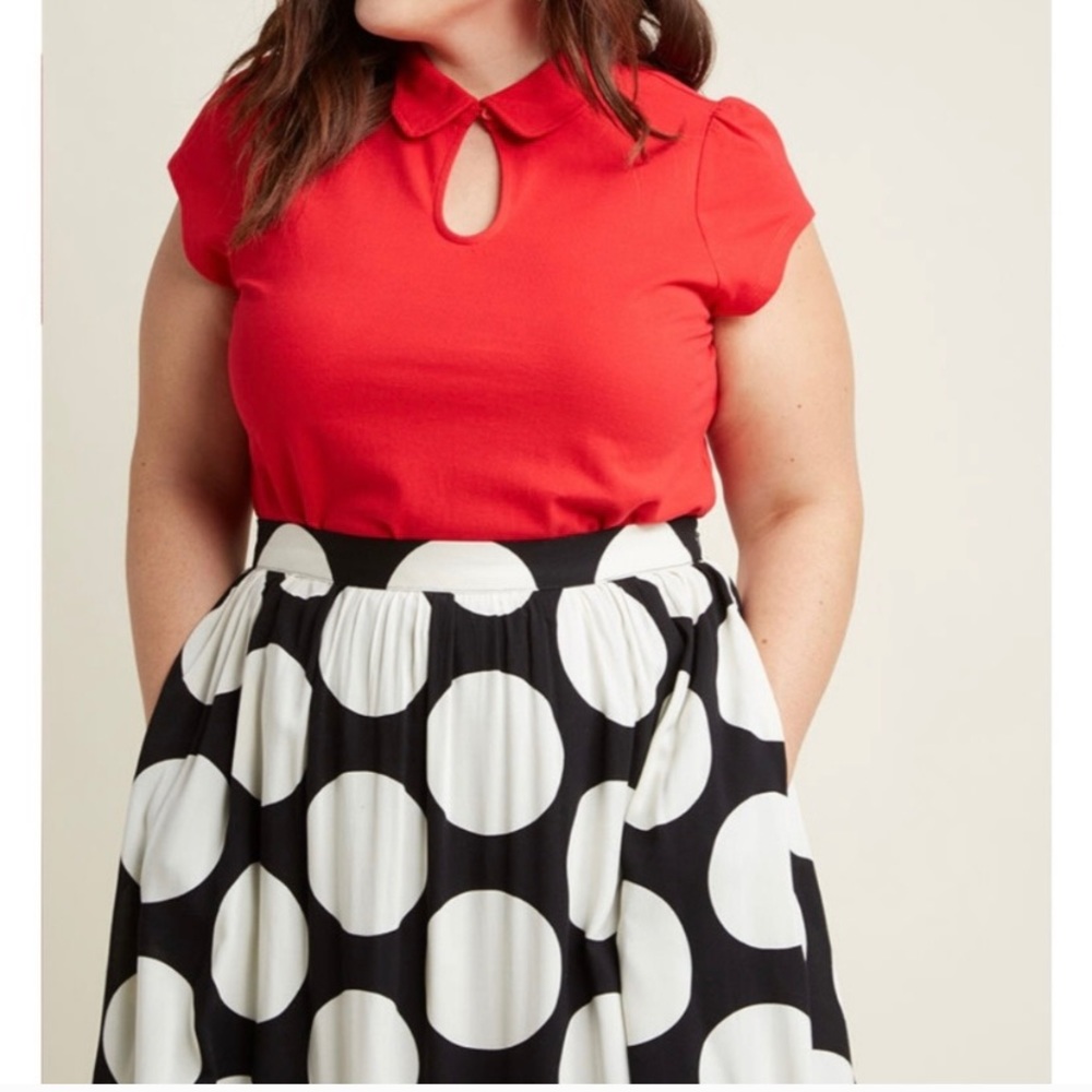 ModCloth | Red Collared Keyhole Short Sleeve Top - Picture 3 of 7
